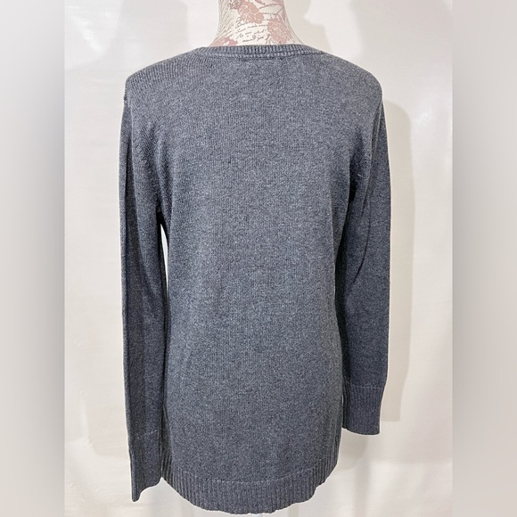H by HALSTON Charcoal gray crew neck sweater size S. - Picture 6 of 13